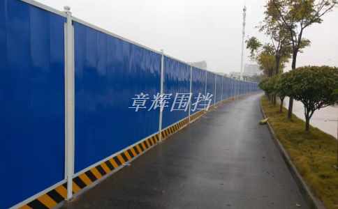 pvc圍擋在長時間暴曬后出現變色怎么辦？（處理陽光導致顏色變淺的問題）