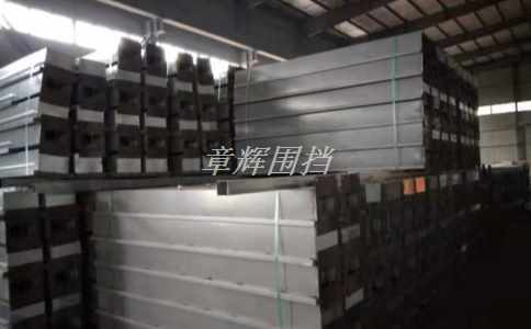 如何保養(yǎng)和維護自己的金屬圍擋？